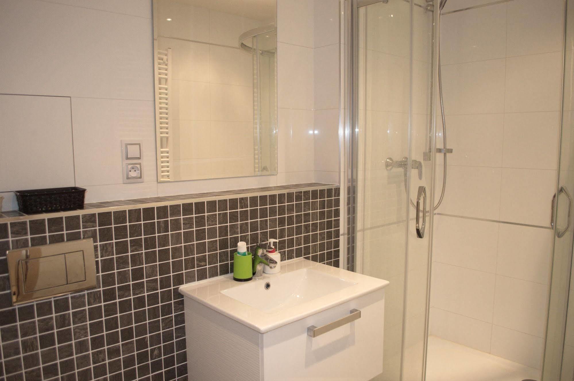 Enjoy In Garden Apartment Prague Luaran gambar