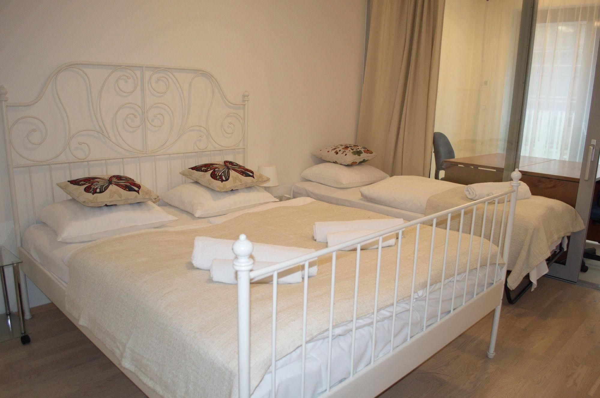 Enjoy In Garden Apartment Prague Luaran gambar
