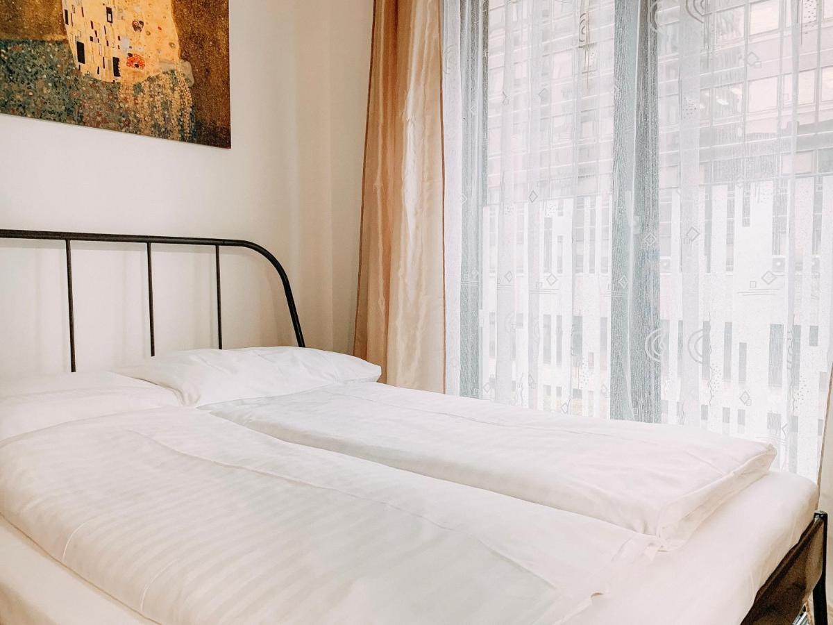 Enjoy In Garden Apartment Prague Luaran gambar