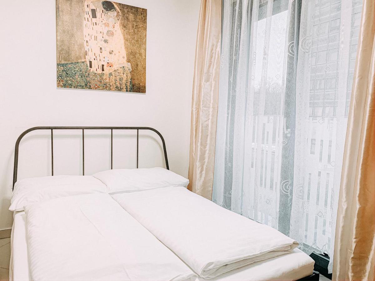 Enjoy In Garden Apartment Prague Luaran gambar