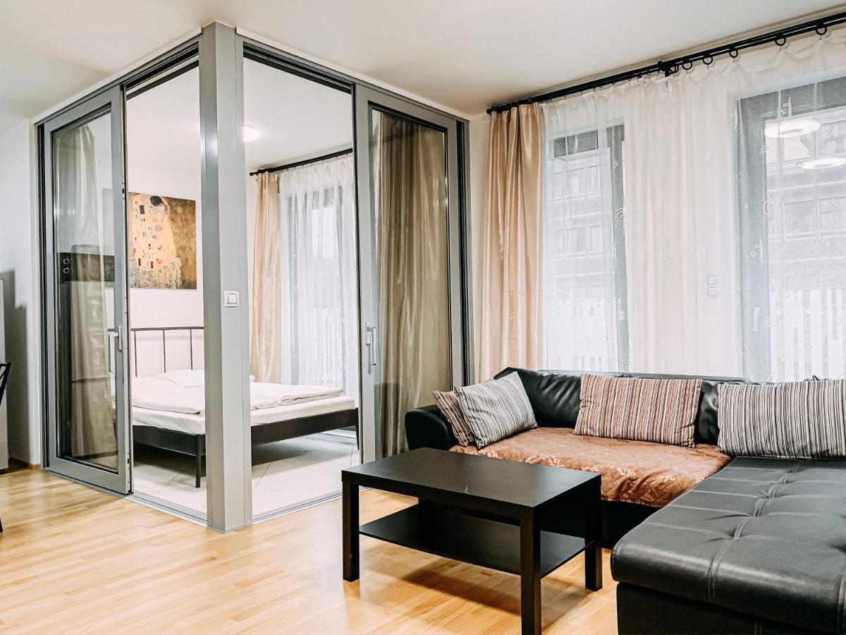 Enjoy In Garden Apartment Prague Luaran gambar